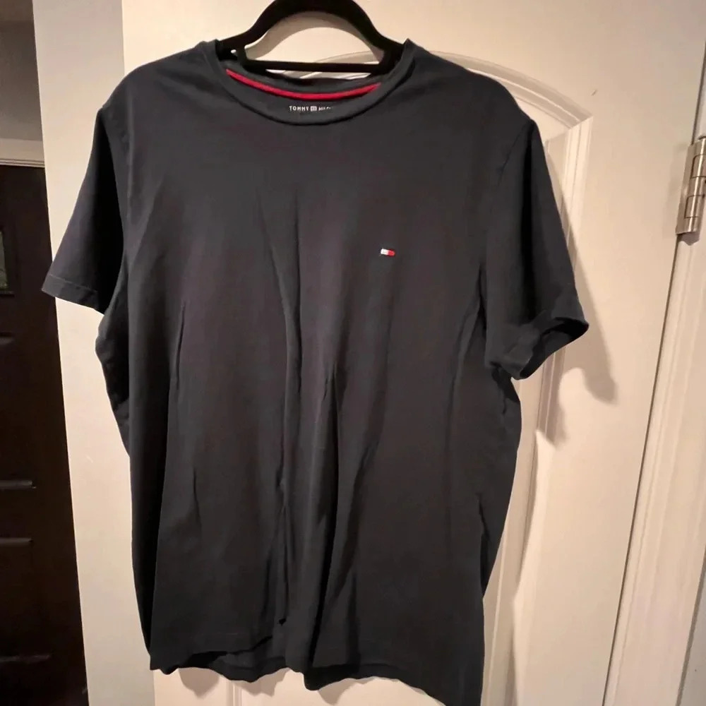 VINTAGE ~Tommy Hilfiger~ T-Shirt - Large